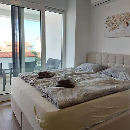 Luxury Desire With Pool Appartamento Malinska